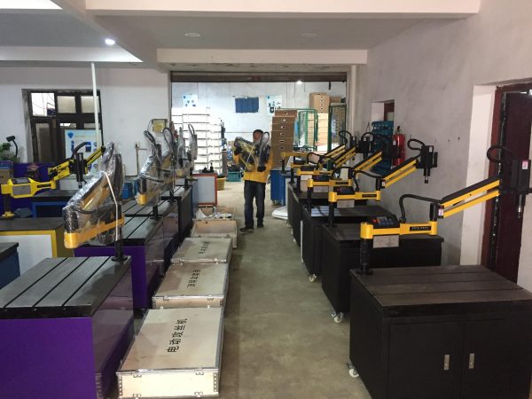 Made in China Automatic Fully Automatic Solution Slant Feeding Tapping Machine - Image 2