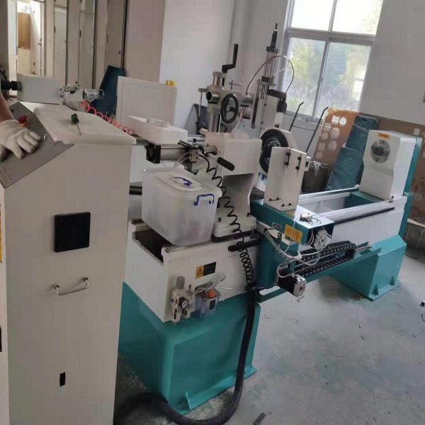 Factory Direct High Quality TJ1530 Large Turning Diameter 300mm Lathe Machine CNC Wood Lathe with high quality - Image 3