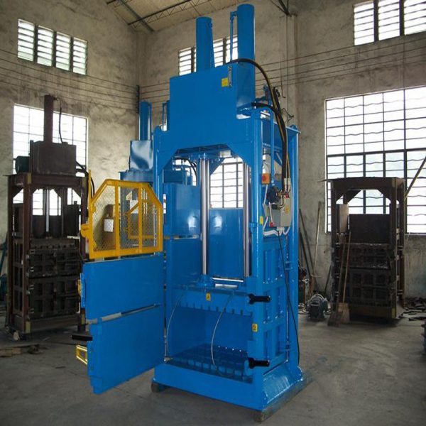 PET bottle baling press machine vertical hydraulic baler baling machine - Image 3