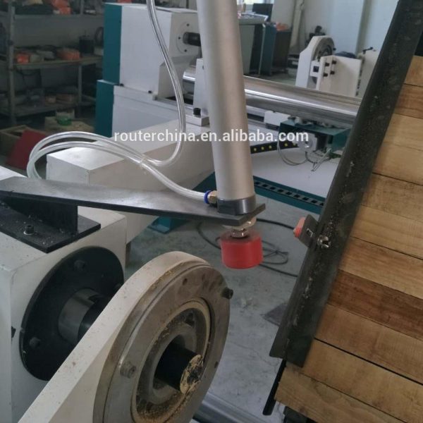 High Efficiency Auto-feeding TJ1530af single axis and two blades cnc wood lathe for turning and fluting - Image 4
