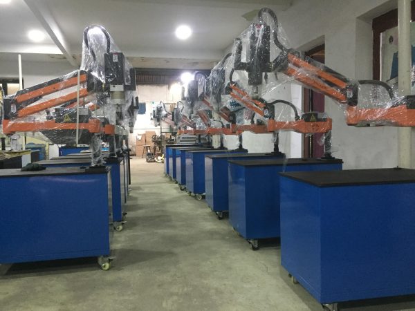 Made in China Automatic Fully Automatic Solution Slant Feeding Tapping Machine