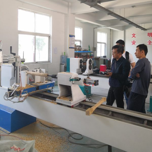 Multifunctional automatic TJ1530S 3d CNC Wood Turning Lathe for Wooden Stair Pillars max process length 1500mm-3000mm - Image 3