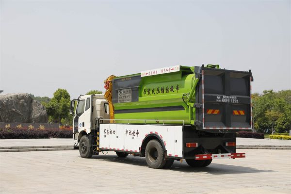 4x2 LHD GCC certificate  Buried trash can Hoisting type garbage compression transfer vehicle truck - Image 3