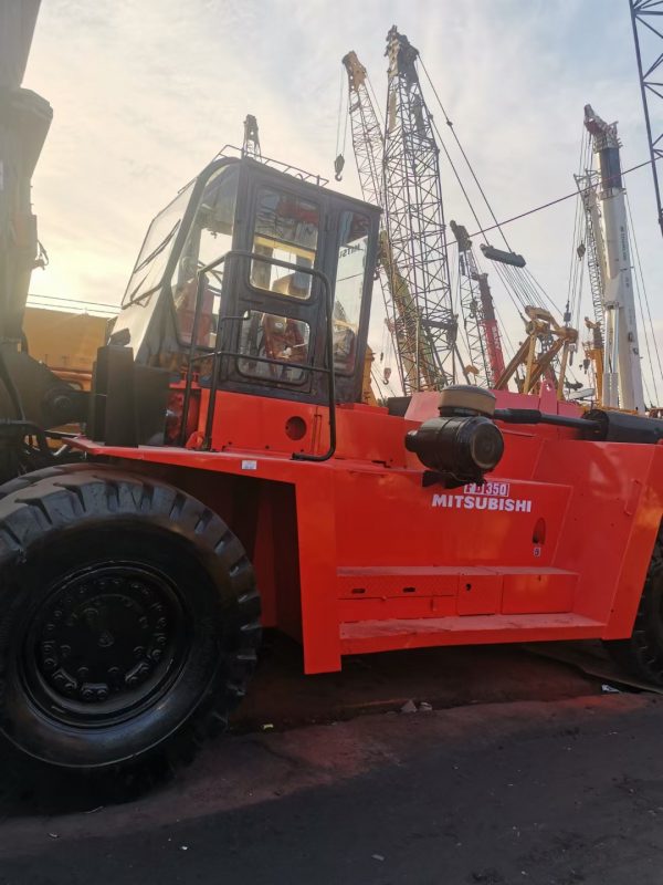 Used Komatsu diesel forklift fd100 10 ton 16ton 25ton 30 ton Mitsubishi forklifts fd300 cheap Toyota forklift in good condition - Image 5