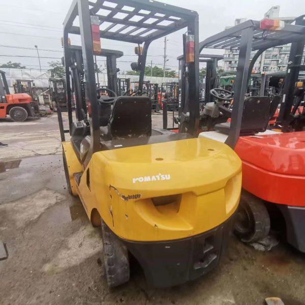 Good price Japan 3 tons  used diesel forklift - Image 3