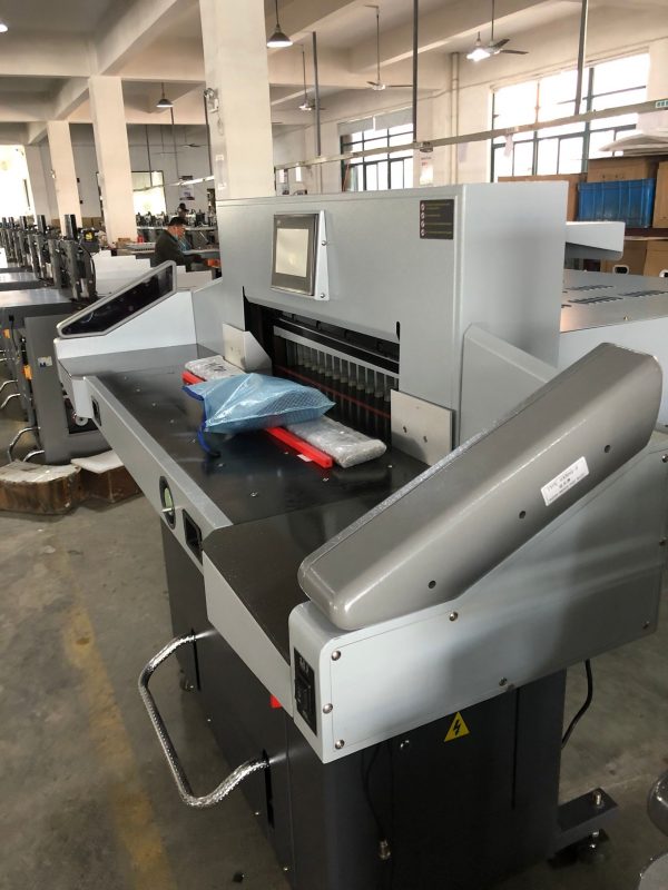 720mm Hydraulic paper cutting machine guillotine paper cutter - Image 2