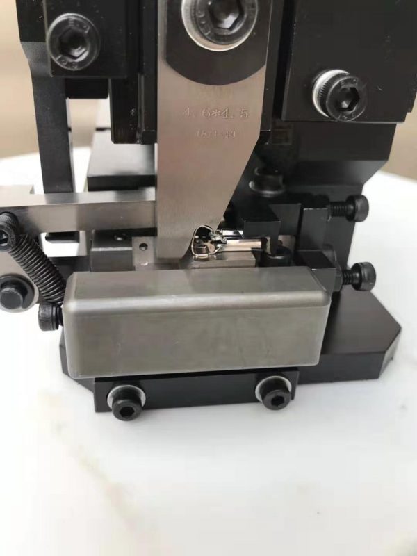 YH-09F001 JST fully automatic crimping flag applicator with 40mm stroke - Image 5