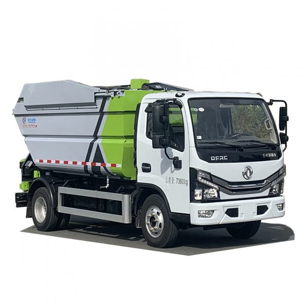 Compression garbage truck link up to mobile garbage compression station for transportation of urban waste - Image 6